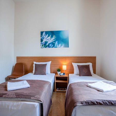 Booking En Suite Belgrade Luaran gambar