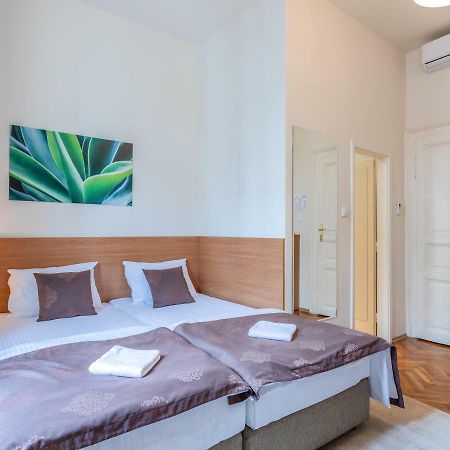 Booking En Suite Belgrade Luaran gambar