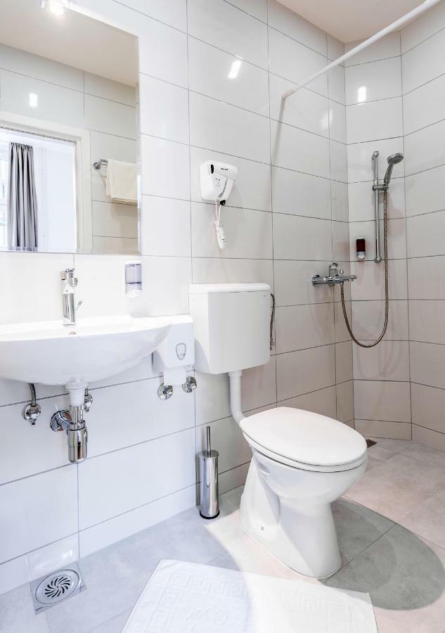 Booking En Suite Belgrade Luaran gambar