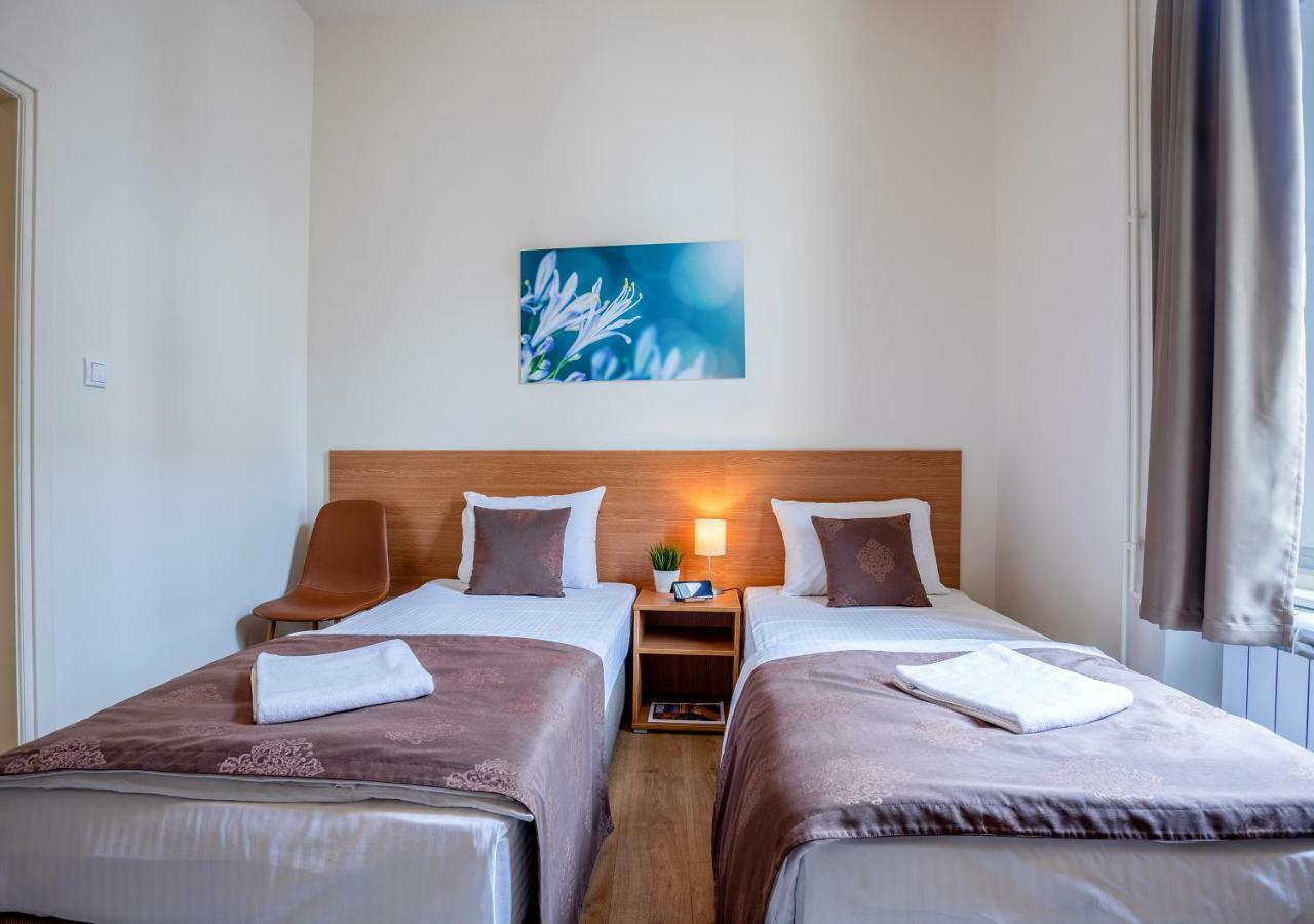 Booking En Suite Belgrade Luaran gambar