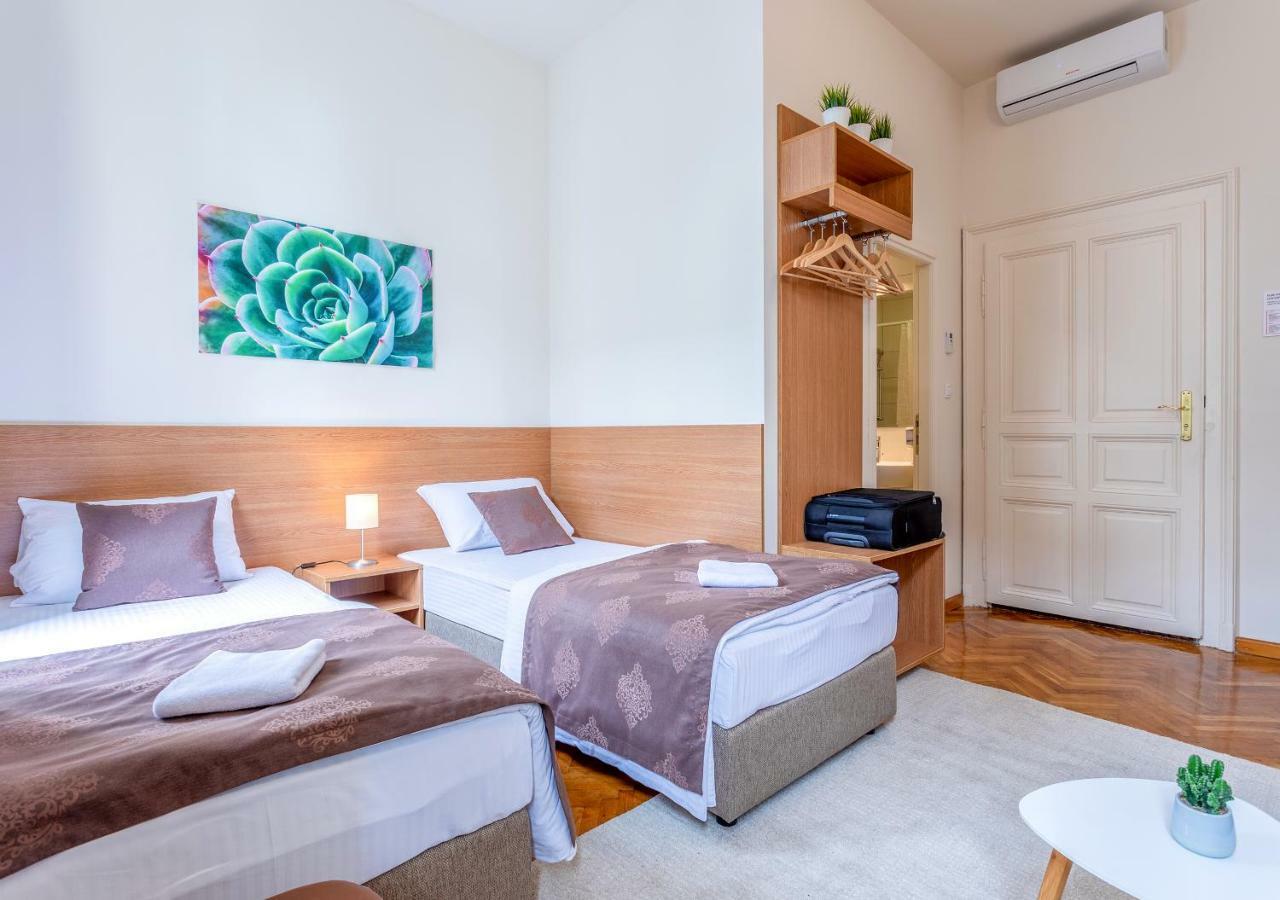 Booking En Suite Belgrade Luaran gambar